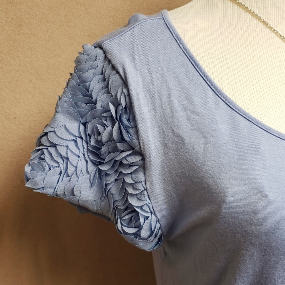 Floral Top - Picture 2 of 4